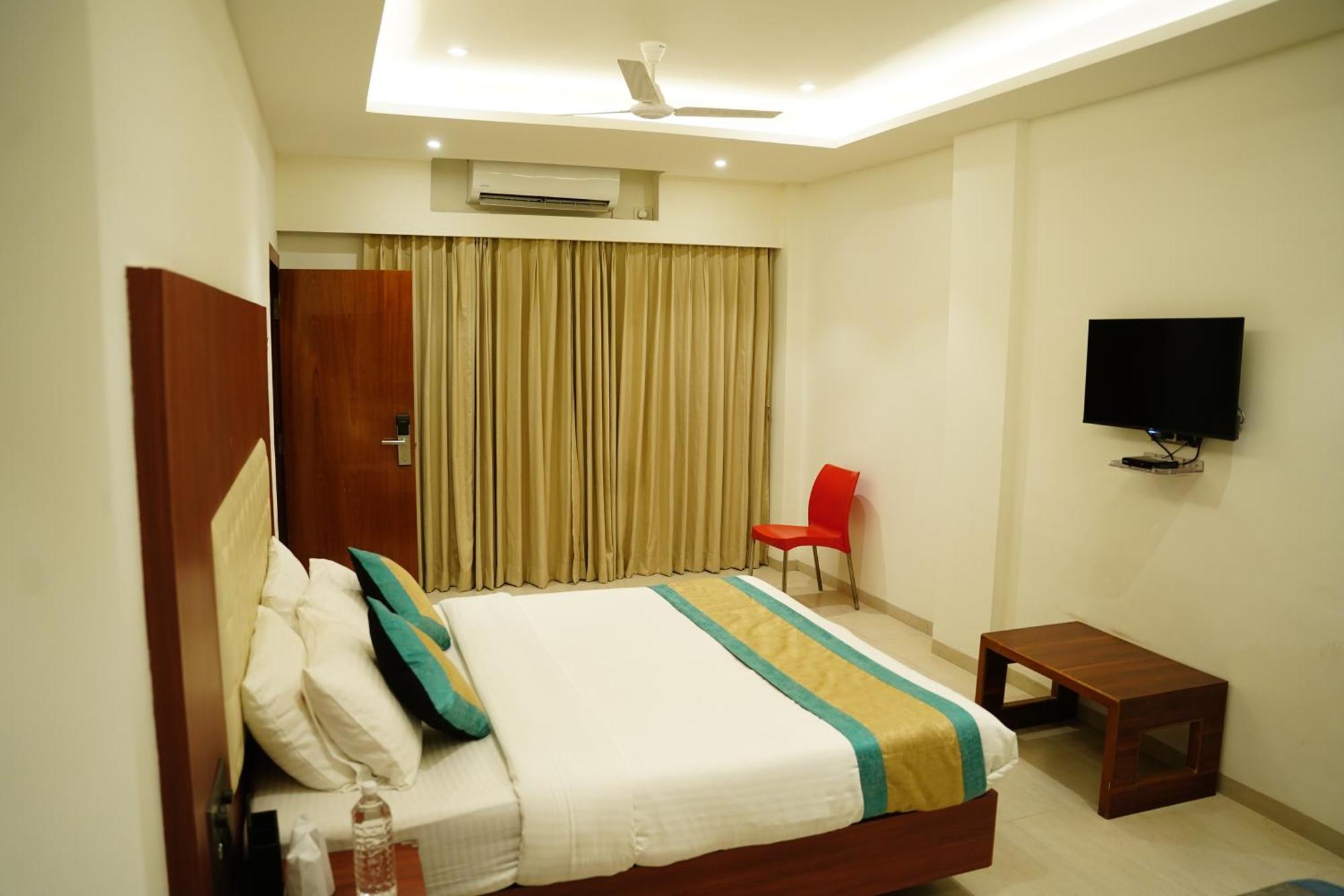 Hotel Sai Krishna Shirdi Exterior photo